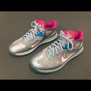 Men’s Nike Lebron 9 Low Fireberry Silver Size 10.5 Basketball Shoes (510811-002)
